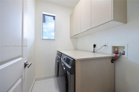 Villa ou maison à vendre à Miami, Floride: 4 chambres, 266.63 m2 № 2190613 - photo 22
