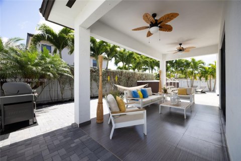 Villa ou maison à vendre à Miami, Floride: 4 chambres, 266.63 m2 № 2190613 - photo 27