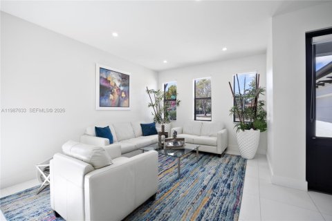 Villa ou maison à vendre à Miami, Floride: 4 chambres, 266.63 m2 № 2190613 - photo 6