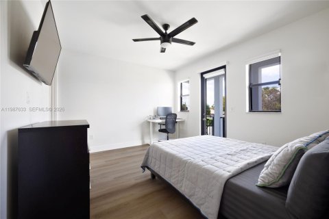 Villa ou maison à vendre à Miami, Floride: 4 chambres, 266.63 m2 № 2190613 - photo 25