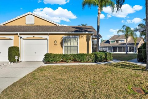House in New Port Richey, Florida 2 bedrooms, 109.07 sq.m. № 1572403 - photo 1