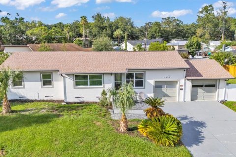 House in Lakeland, Florida 3 bedrooms, 120.49 sq.m. № 1847000 - photo 1