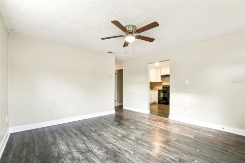 Villa ou maison à louer à Apopka, Floride: 3 chambres, 91.79 m2 № 2415274 - photo 4