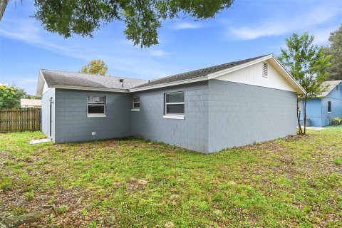 Villa ou maison à louer à Apopka, Floride: 3 chambres, 91.79 m2 № 2415274 - photo 14