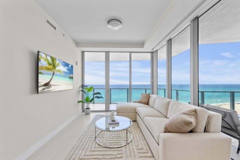 Condo in Riviera Beach, Florida, 2 bedrooms № 2179858 - photo 22