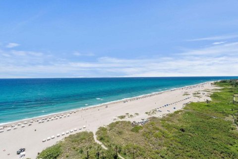 Condo in Riviera Beach, Florida, 2 bedrooms № 2179858 - photo 25