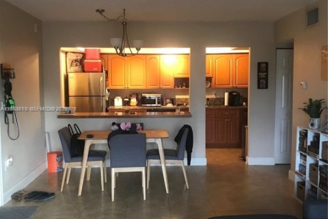 Condo in Miami, Florida, 1 bedroom № 1993297 - photo 6