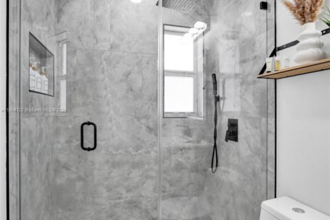 Casa en venta en Hollywood, Florida, 3 dormitorios, 107.77 m2 № 1955343 - foto 20