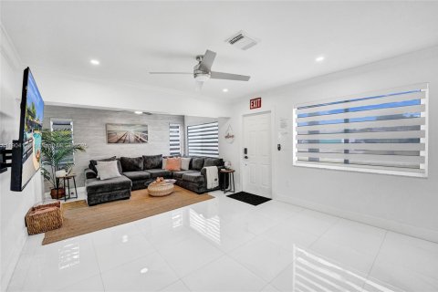 Casa en venta en Hollywood, Florida, 3 dormitorios, 107.77 m2 № 1955343 - foto 4