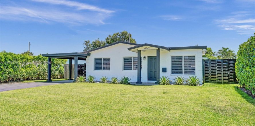 Casa en Hollywood, Florida 3 dormitorios, 107.77 m2 № 1955343