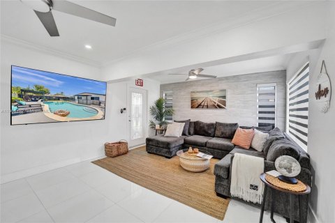 Casa en venta en Hollywood, Florida, 3 dormitorios, 107.77 m2 № 1955343 - foto 3