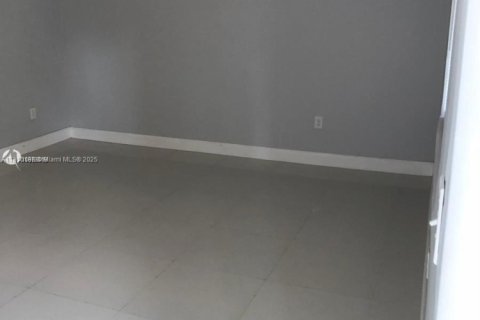 Villa ou maison à louer à Miami, Floride: 1 chambre № 1966420 - photo 5