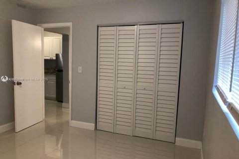 Villa ou maison à louer à Miami, Floride: 1 chambre № 1966420 - photo 7