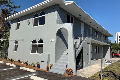 Villa ou maison à louer à Miami, Floride: 1 chambre № 1966420 - photo 1