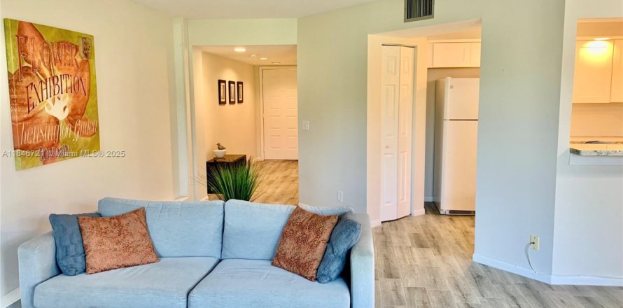 Condominio en Pembroke Pines, Florida, 1 dormitorio № 1846073