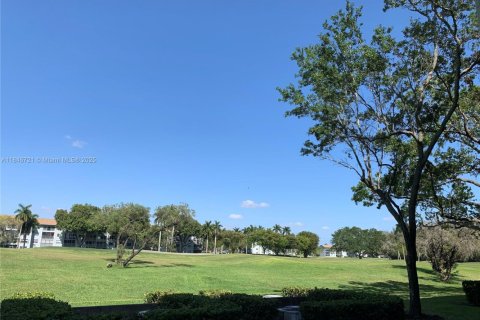 Condominio en venta en Pembroke Pines, Florida, 1 dormitorio, 78.04 m2 № 1846073 - foto 10