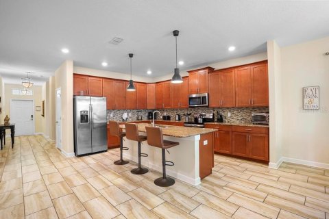 Casa en venta en Kissimmee, Florida, 6 dormitorios, 305.74 m2 № 1540518 - foto 9