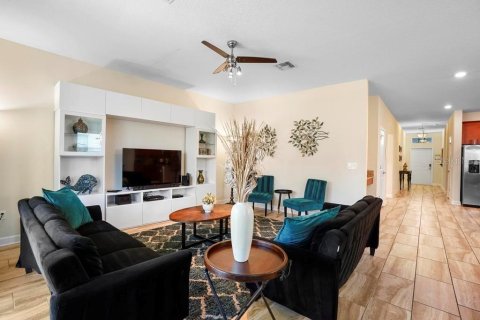 Casa en venta en Kissimmee, Florida, 6 dormitorios, 305.74 m2 № 1540518 - foto 24