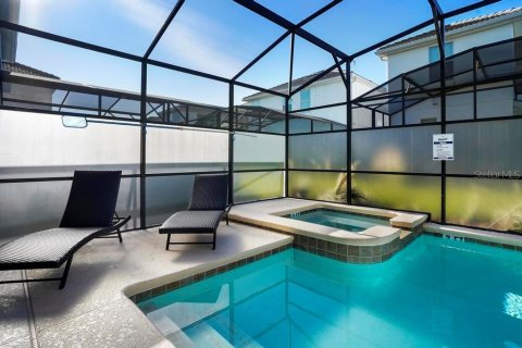 Casa en venta en Kissimmee, Florida, 6 dormitorios, 305.74 m2 № 1540518 - foto 12