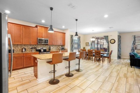 Casa en venta en Kissimmee, Florida, 6 dormitorios, 305.74 m2 № 1540518 - foto 10