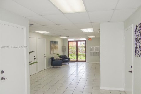 Condominio en venta en Hialeah, Florida, 3 dormitorios, 120.4 m2 № 1887971 - foto 14
