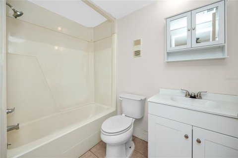 Condo in Tampa, Florida, 2 bedrooms № 2156820 - photo 25