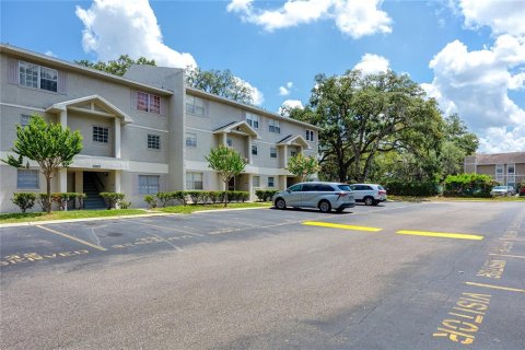 Condo in Tampa, Florida, 2 bedrooms № 2156820 - photo 2