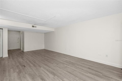 Condo in Tampa, Florida, 2 bedrooms № 2156820 - photo 20