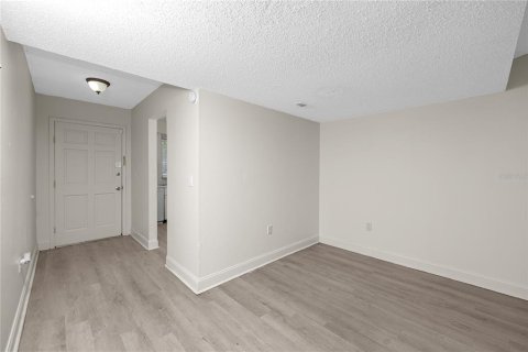 Condo in Tampa, Florida, 2 bedrooms № 2156820 - photo 17