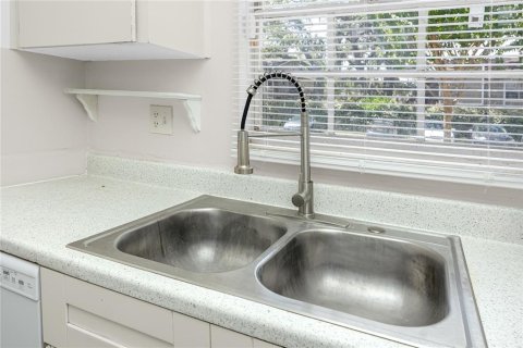 Condo in Tampa, Florida, 2 bedrooms № 2156820 - photo 12