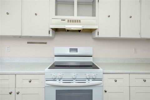 Condo in Tampa, Florida, 2 bedrooms № 2156820 - photo 13