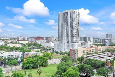 Купить кондоминиум в Майами, Флорида 1 спальня, 70.51м2, № 1814680 - фото 16