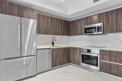 Купить кондоминиум в Майами, Флорида 1 спальня, 70.51м2, № 1814680 - фото 7