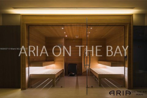Купить кондоминиум в Майами, Флорида 1 спальня, 70.51м2, № 1814680 - фото 24