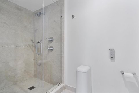 Купить кондоминиум в Майами, Флорида 1 спальня, 70.51м2, № 1814680 - фото 13