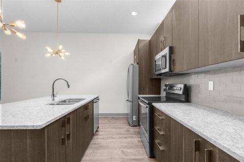 Touwnhouse à louer à Tampa, Floride: 3 chambres, 177.63 m2 № 2105425 - photo 3