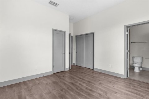Touwnhouse à louer à Tampa, Floride: 3 chambres, 177.63 m2 № 2105425 - photo 15