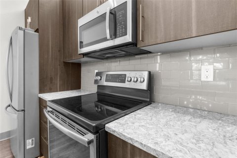 Touwnhouse à louer à Tampa, Floride: 3 chambres, 177.63 m2 № 2105425 - photo 4