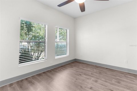 Touwnhouse à louer à Tampa, Floride: 3 chambres, 177.63 m2 № 2105425 - photo 12