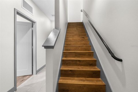 Touwnhouse à louer à Tampa, Floride: 3 chambres, 177.63 m2 № 2105425 - photo 10