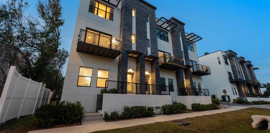 Touwnhouse à Tampa, Floride 3 chambres, 177.63 m2 № 2105425