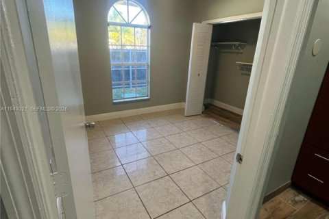 Снять в аренду виллу или дом в Майами, Флорида 3 спальни, 239.69м2, № 2005139 - фото 15