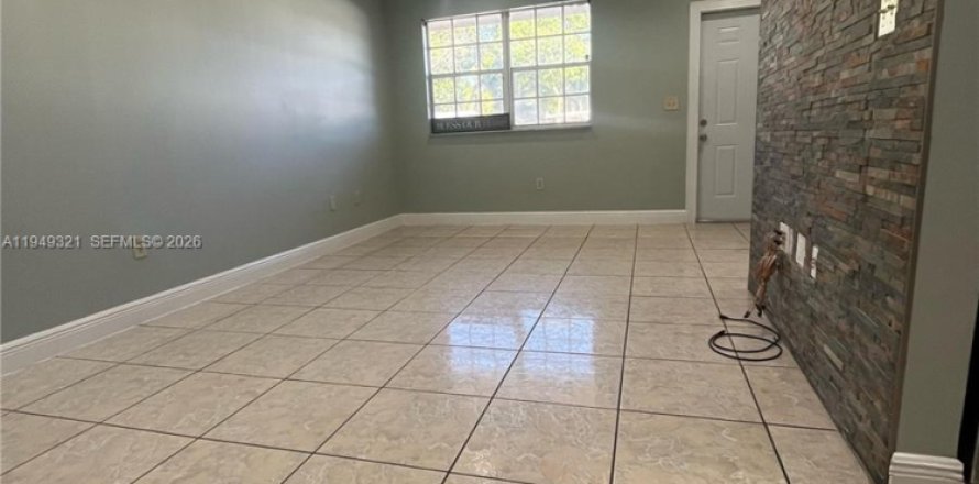 Дом в Майами, Флорида 3 спальни, 239.69м2 № 2005139