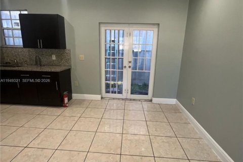 Снять в аренду виллу или дом в Майами, Флорида 3 спальни, 239.69м2, № 2005139 - фото 4