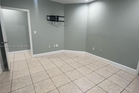 Снять в аренду виллу или дом в Майами, Флорида 3 спальни, 239.69м2, № 2005139 - фото 13