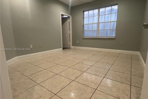 Снять в аренду виллу или дом в Майами, Флорида 3 спальни, 239.69м2, № 2005139 - фото 12