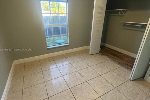 Снять в аренду виллу или дом в Майами, Флорида 3 спальни, 239.69м2, № 2005139 - фото 9