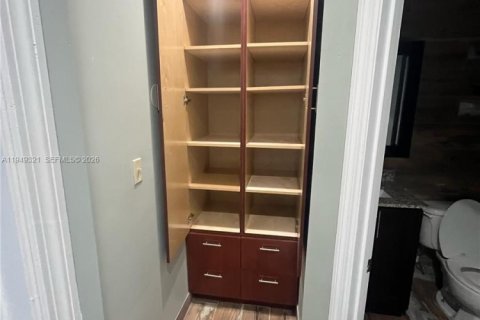 Снять в аренду виллу или дом в Майами, Флорида 3 спальни, 239.69м2, № 2005139 - фото 17