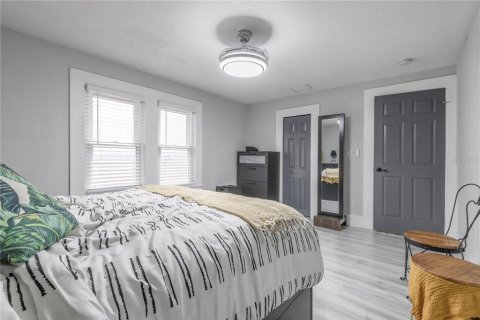 House in Tampa, Florida 3 bedrooms, 141.95 sq.m. № 2223401 - photo 19