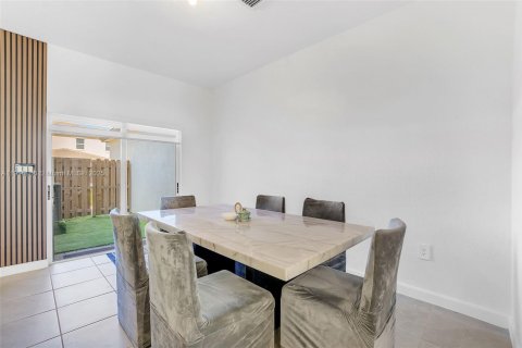 Купить таунхаус в Хомстед, Флорида 3 спальни, 153.1м2, № 1971700 - фото 9